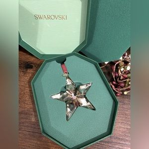 New In The Box Swarovski
Crystal 2023 Annual Edition Festive Star Ornament